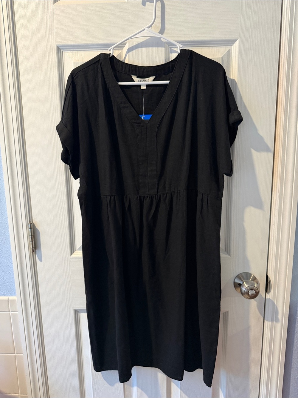 Briggs New York Black V-Neck Short Sleeve Dress